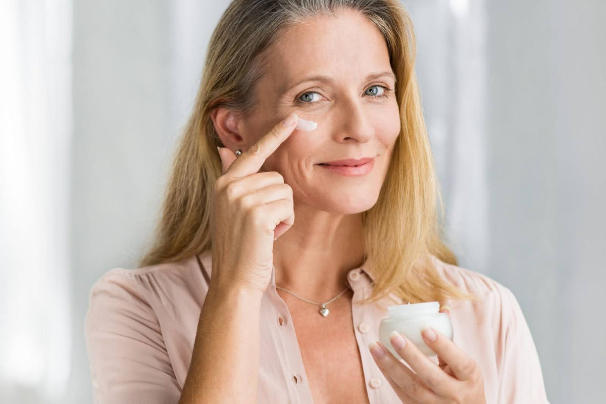  Peptides for Anti-Aging: How They Prevent Aging & Tighten Skin